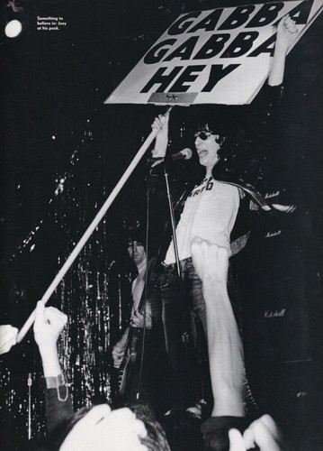 Joey ramone - joey, hey)